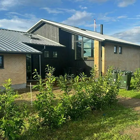 Architect-designed House In *