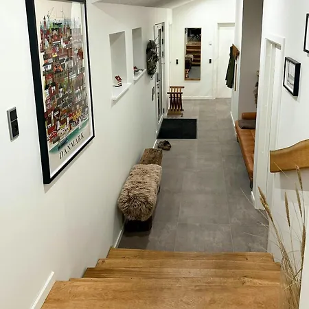 別荘 Architect-designed House In *
