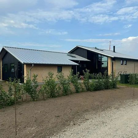 Дом отдыха Architect-designed House In Юельсминне