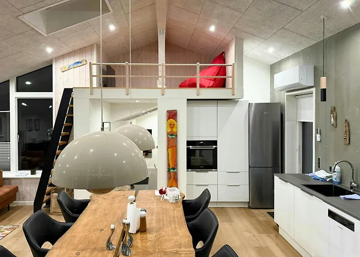 Сasa de vacaciones Architect-designed House In *