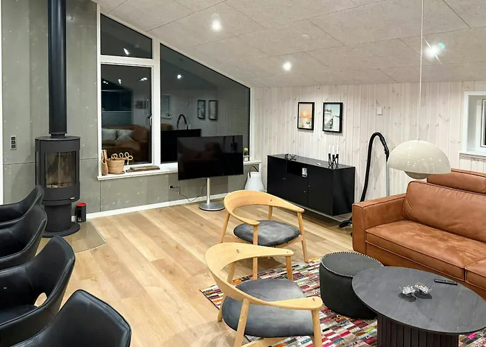 Architect-designed House In Juelsminde (Hedensted)