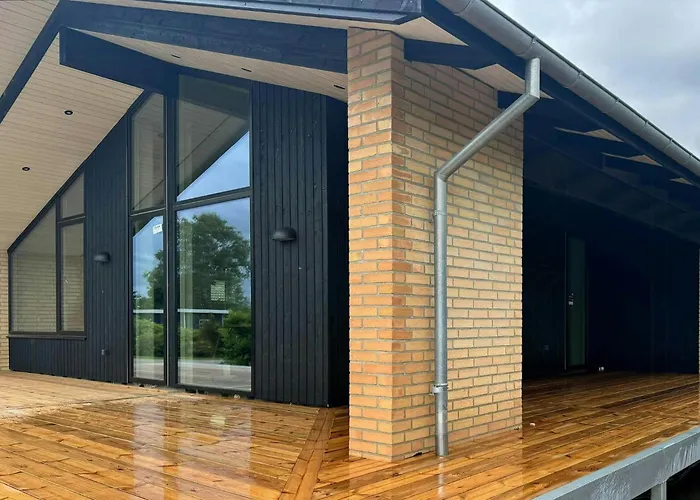 Architect-designed House In Juelsminde (Hedensted)